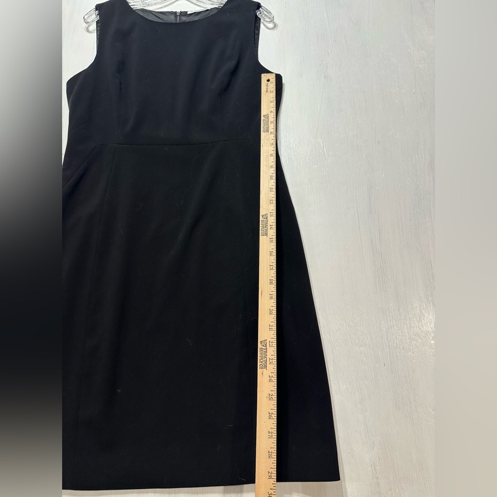 T Tahari Black Sleeveless Sheath Dress Women’s Size 12 Classic Little Black Dres - Picture 9 of 9